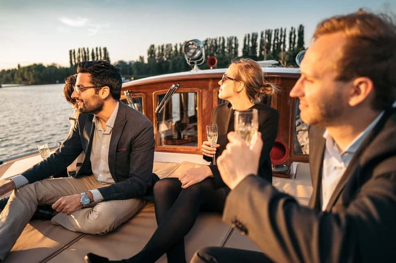 Berlin: Evening Yacht Cruise with Aperitif & Dinner Upgrade - My Verdict on the 90-Minute Spree Experience