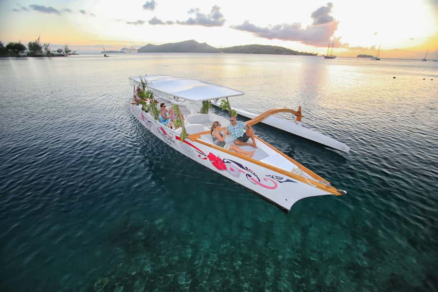 Bora Bora: Combo Sunset Cruise & Romantic Dinner at St James - A 75-minute sunset cruise on the lagoon