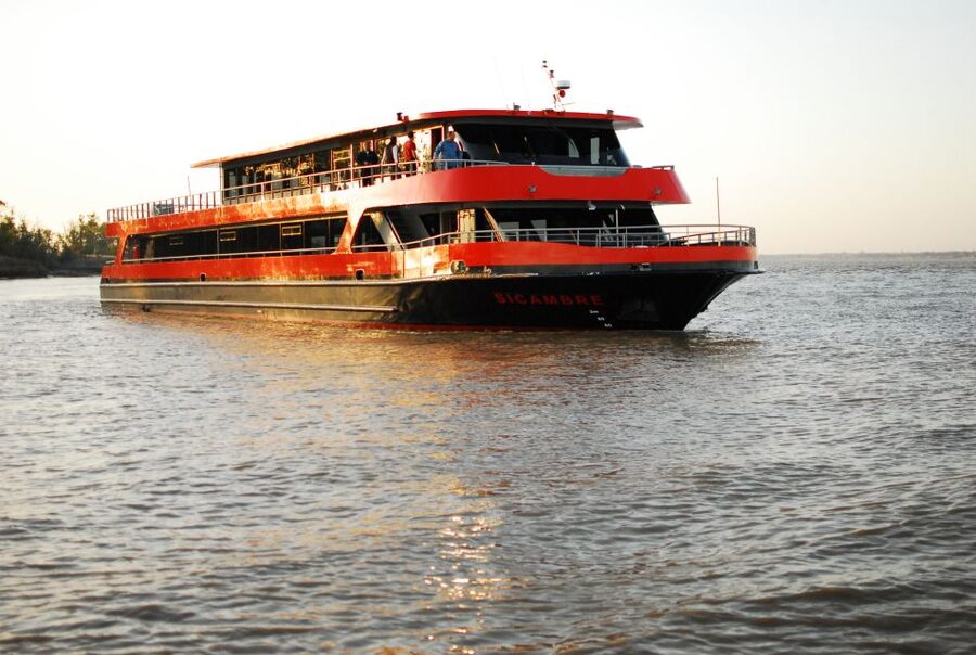 Bordeaux: 2-Hour River Dinner Cruise - Who will enjoy this dinner cruise