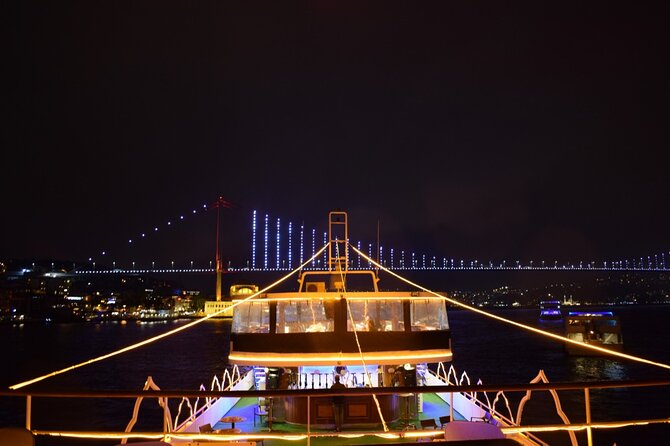 Bosphorus Dinner Cruise with Folk Dance and Live Performances - What you see from Kabataş to the Asian shore