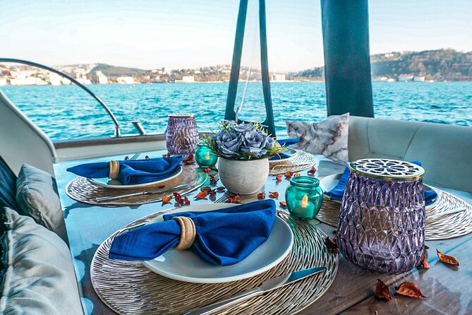 Bosphorus Dinner / Lunch Cruise - Private and Customizable - Seeing Istanbul from its busiest waterway