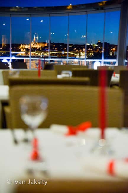 Budapest: 2-Course Dinner for 2 on a Boat Restaurant - What the Danube view adds to the evening