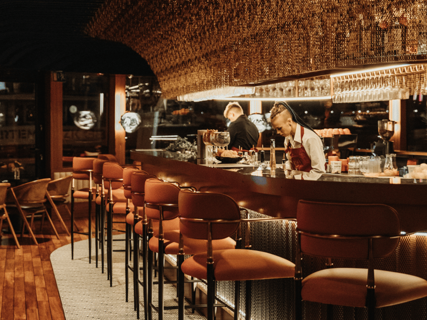 Budapest: BBQ Dinner Cruise w/ Live Music & Unlimited Drinks - The illuminated rooftop igloo