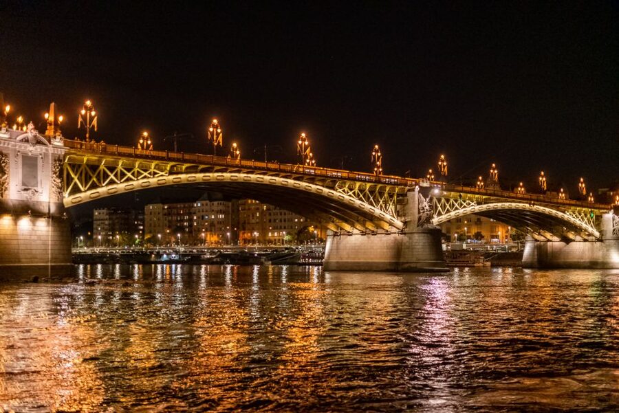Budapest: Candlelit Dinner River Cruise with Live Music - Who Will Enjoy This Most