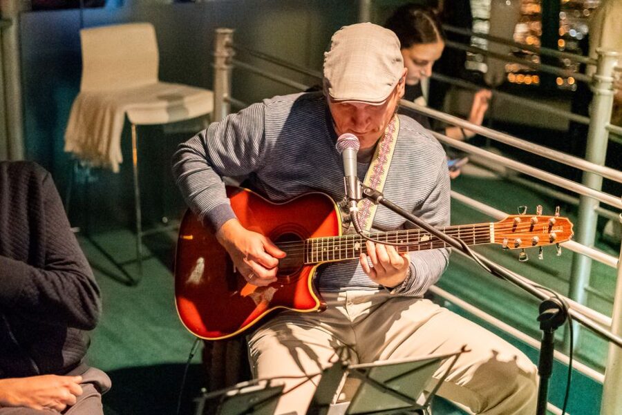 Budapest: Candlelit Dinner River Cruise with Live Music - Practical Tips for a Better Evening