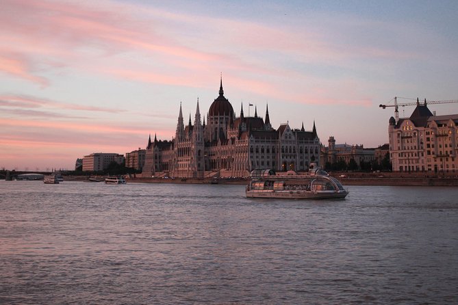 Budapest Danube River Candlelit Dinner Cruise with Live Music - Live music and the candlelit setting