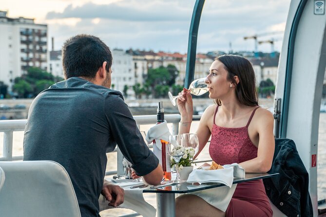 Budapest Danube River Candlelit Dinner Cruise with Live Music - Drinks, welcome service, and onboard comfort