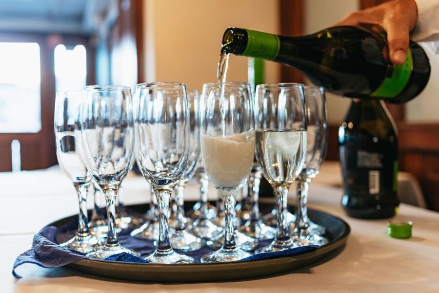 Budapest: Danube River Cruise with Dinner and Prosecco - The route from Parliament to Gellért Hill
