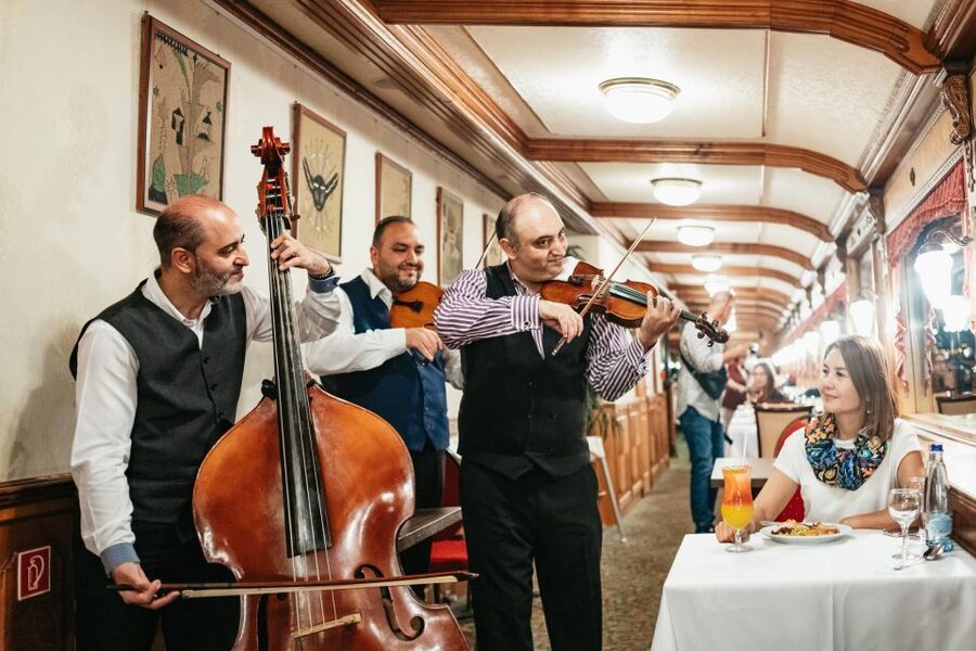 Budapest: Danube River Cruise with Dinner and Prosecco - Who will enjoy this Budapest dinner cruise