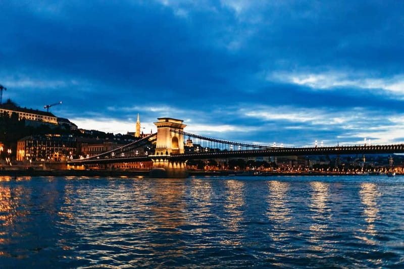 Budapest: Prosecco Dinner Cruise with Live Music - FAQ