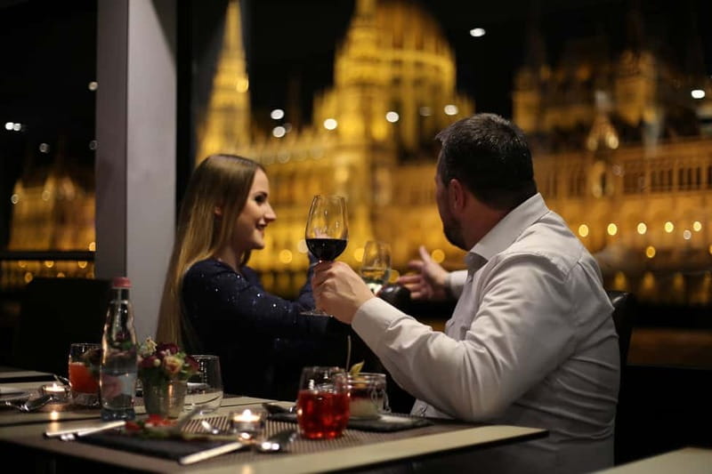 Budapest: Prosecco Dinner Cruise with Live Music - Should you book the Silverline dinner cruise?