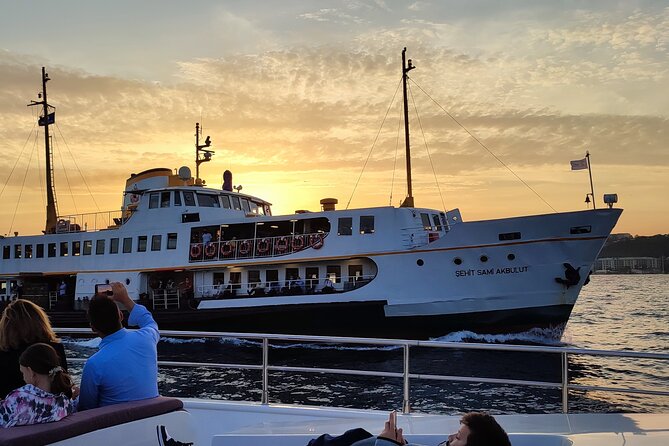 Budget Evening Cruise: Dinner, Live Shows & Party - Timing, meeting point, and group size
