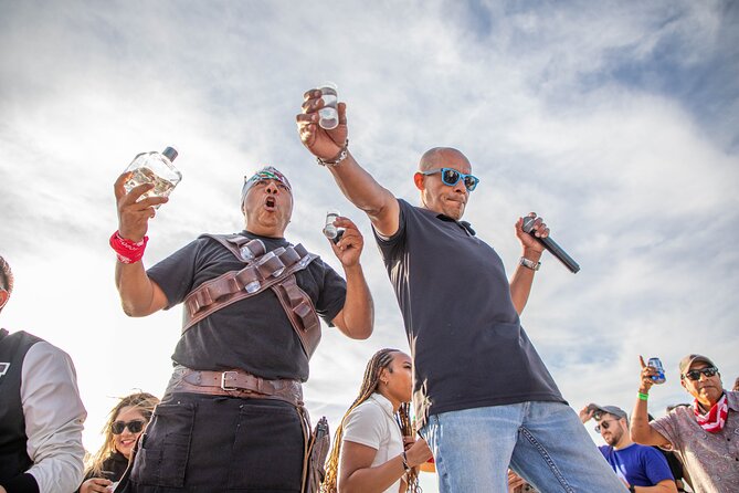 Cabo San Lucas Sunset Cruise Full dinner, open bar and transfer - Who should book this experience?
