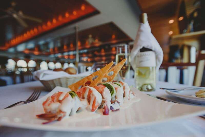 Cabo San Lucas: Sunset Premier Dinner & Show Cruise - Dinner in the air-conditioned dining room