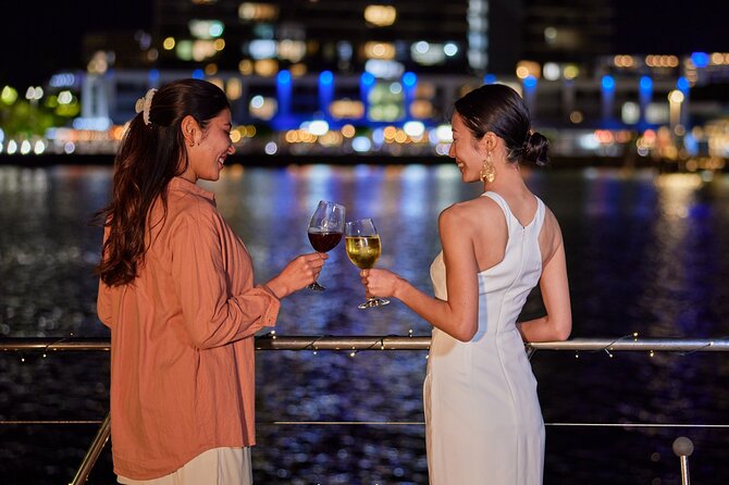 Cairns Catamaran Harbour and Dinner Cruise - Key points at a glance