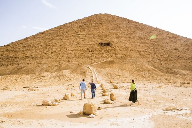 Cairo 2-Day Tour: Giza, GEM, Citadel, Bazaar & Nile Dinner Cruise - Lunch and the Step Pyramid at Saqqara