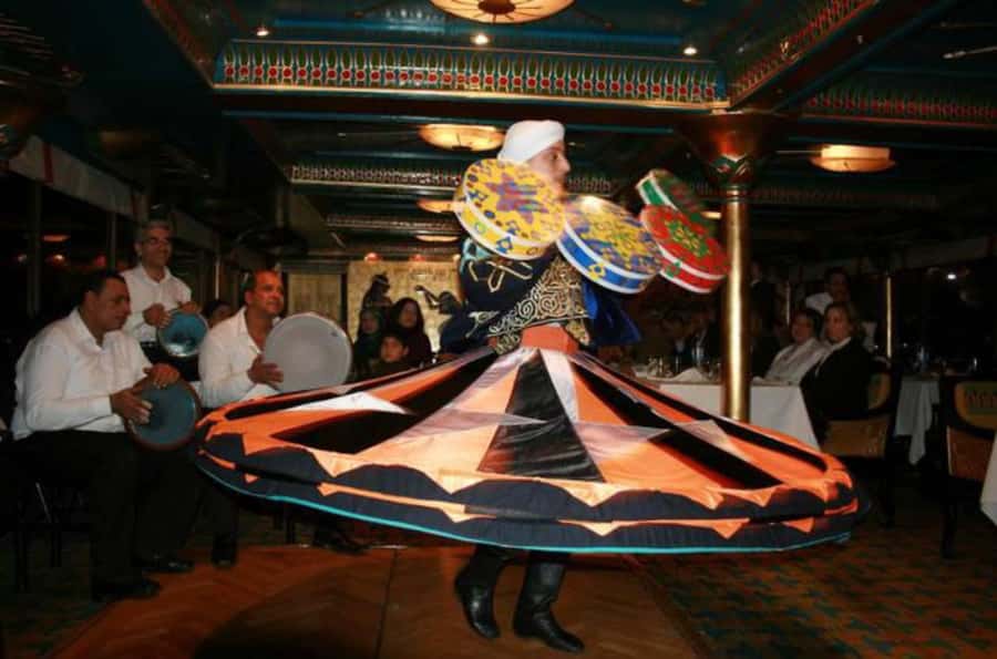 Cairo : Cairo Nile Dinner Cruise and Show - What the two-hour schedule feels like