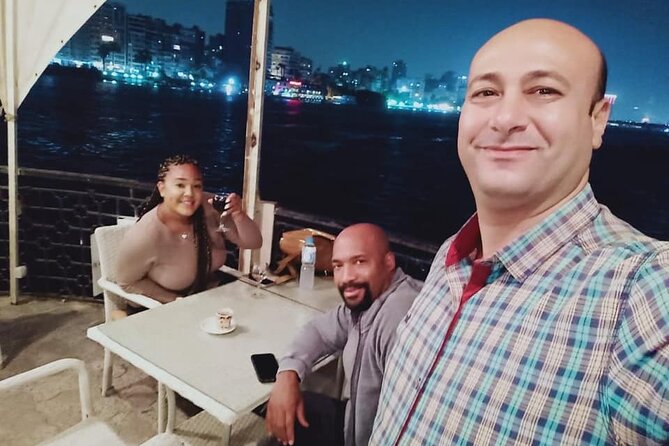 Cairo Dinner Cruise show with belly dancer show on Nile river - Who will enjoy this evening most?