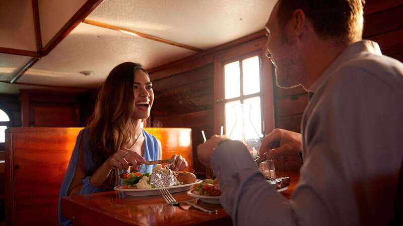 Cancun: Columbus The Romantic Dinner Cruise - Small details that can make the night better