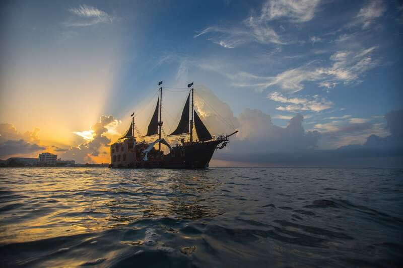 Cancún: Jolly Roger Pirate Dinner Cruise 2025 - Key points to know before you book