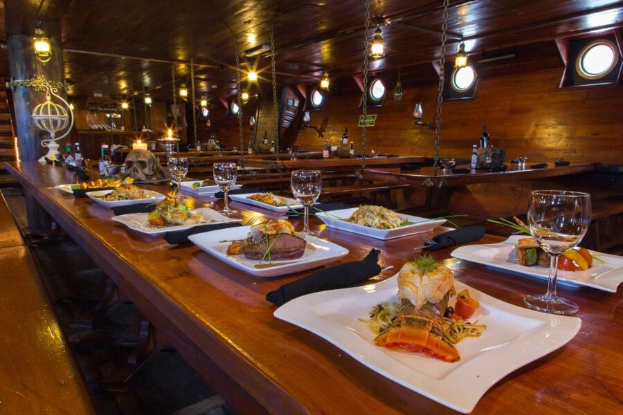Cancún: Jolly Roger Pirate Dinner Cruise 2025 - Should you book the Jolly Roger Pirate Dinner Cruise?