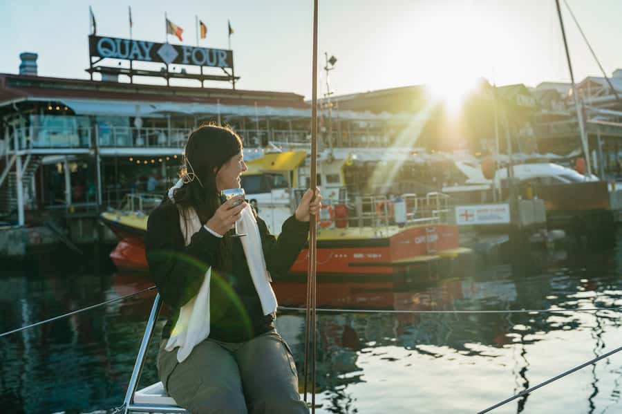 Cape Town: Sunset Champagne Cruise and 3-Course Dinner - Sailing across Table Bay at sunset