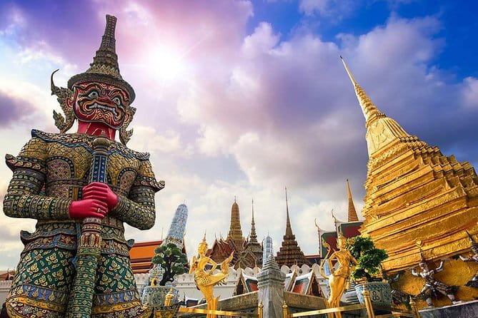 Chao Phraya Cruise +Indian Buffet Dinner - Dinner: Indian flavors with an international spread