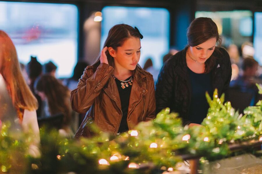 Chicago: Christmas Eve Lake Michigan Gourmet Dinner Cruise - Boarding at Navy Pier