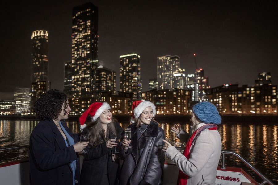 Chicago: Christmas Eve Lake Michigan Gourmet Dinner Cruise - The Three-Course Christmas Eve Menu
