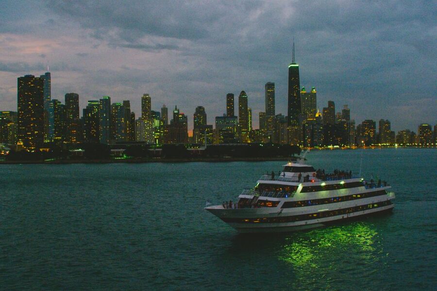 Chicago: Christmas Eve Lake Michigan Gourmet Dinner Cruise - Inside the Odyssey Lake Michigan