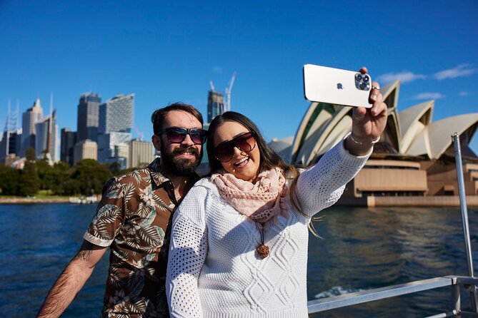Christmas Day Dinner Cruise on Sydney Harbour - Christmas music and bon-bons