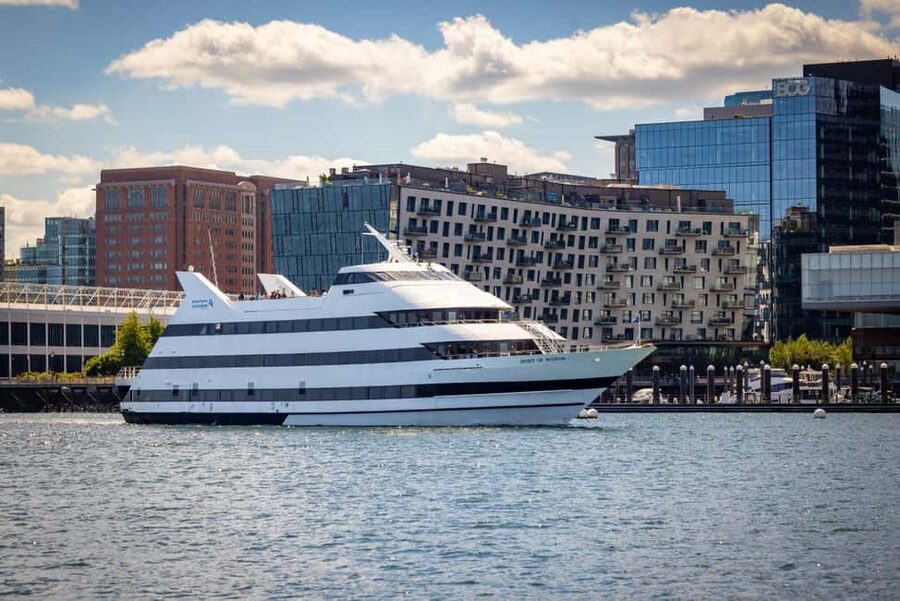 City Cruises Boston: Harbor Buffet Lunch or Dinner Cruise - Who Will Enjoy This Cruise Most?