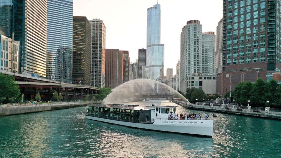 City Cruises Chicago: Brunch, Lunch, or Dinner River Cruise - Boarding near NBC Tower