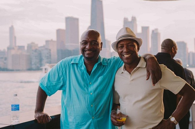 City Cruises Chicago: Fireworks Signature Dinner Cruise - Music, dancing, and the feeling on board