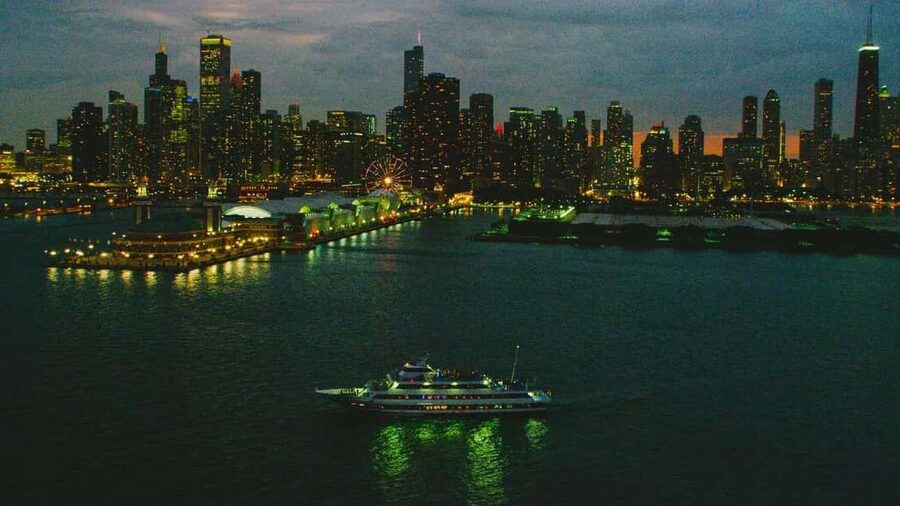City Cruises Chicago: Lake Michigan Fireworks Dinner Cruise - Dinner from the chef-planned buffet
