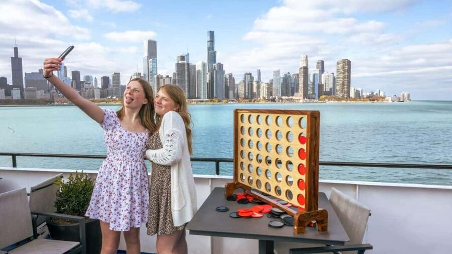 City Cruises Chicago: Lake Michigan Lunch or Dinner Cruise - Setting sail from Navy Pier