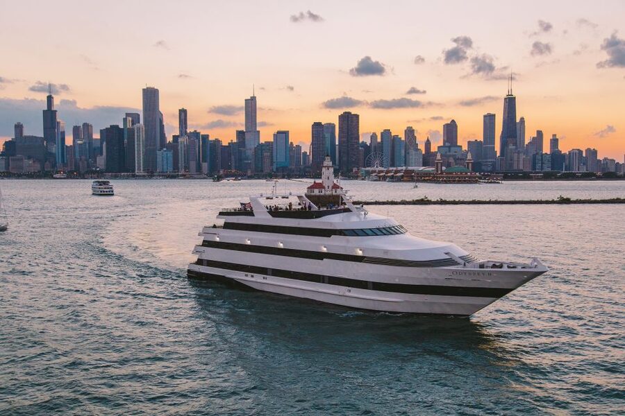 City Cruises Chicago: Premier Lunch or Dinner Cruise - Boarding at Navy Pier without a last-minute scramble
