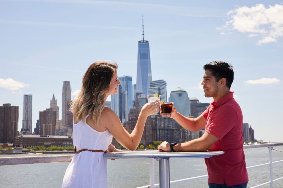 City Cruises New Jersey: NYC Buffet Lunch or Dinner Cruise - Key points to know before boarding