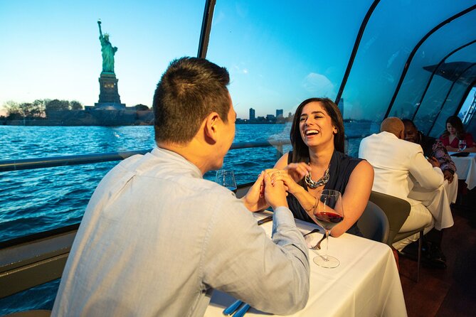City Cruises New York: Bateaux Premier Dinner Cruise - Chelsea Piers sets the tone for the evening
