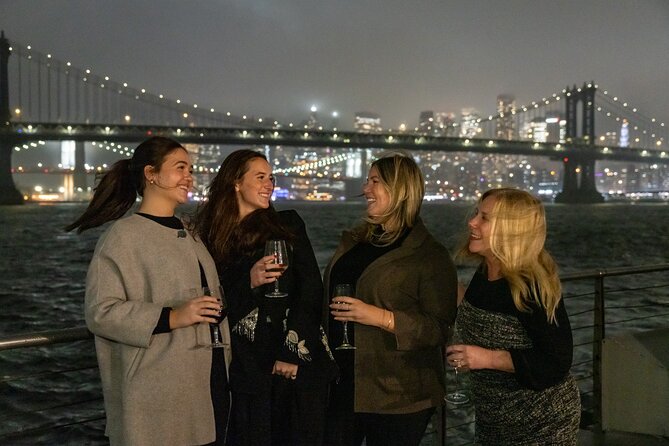 City Cruises New York: Signature Dinner Cruise - The skyline route, from Hudson Yards to Lady Liberty