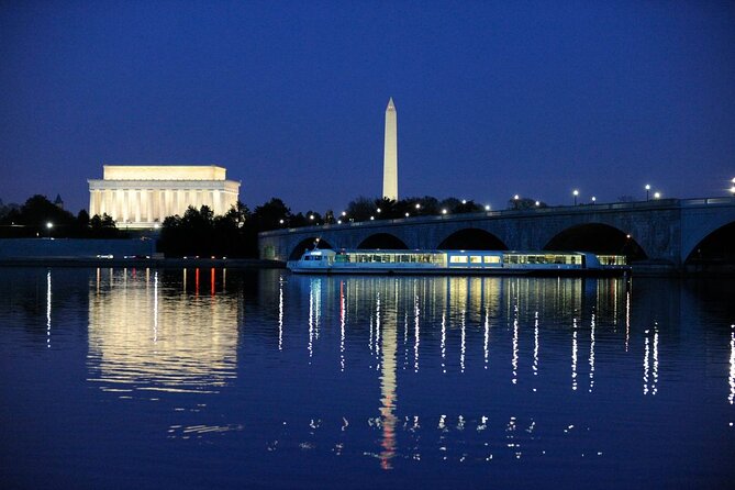 City Cruises Washington DC: Premier Dinner Cruise - Dinner first, dancing later