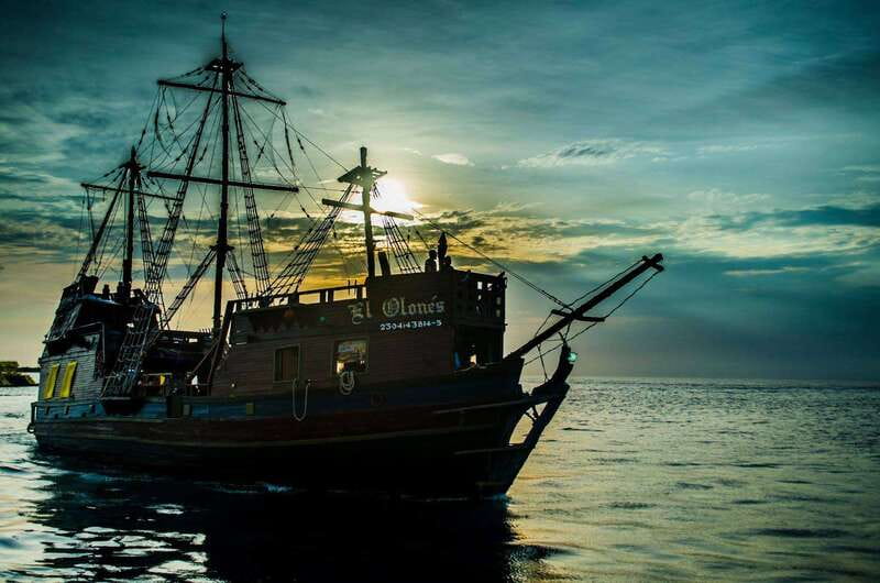 Cozumel: Pirate Ship Cruise with Open Bar, Dinner, and Show - Key points to know before boarding