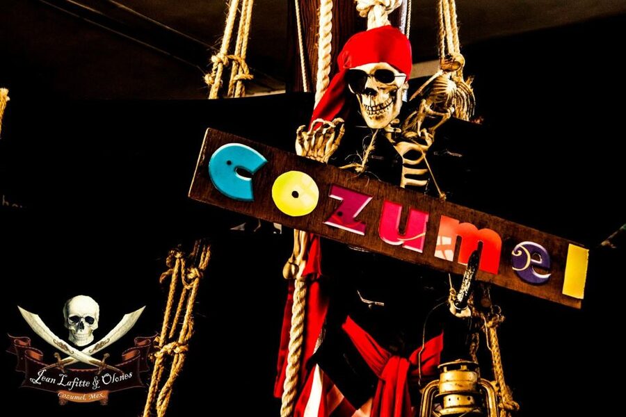 Cozumel: Pirate Ship Cruise with Open Bar, Dinner, and Show - Sword fights, games, and the pressure to join in