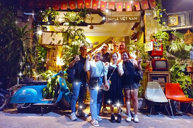Da Nang By Night: Seafood dinner, night market and cruise trip - Seafood dinner with a local focus