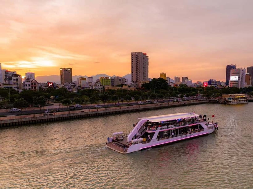 Da Nang: Experience a Magical Sunset Dinner Cruise in DN Bay - A sunset meal with Da Nang as your backdrop