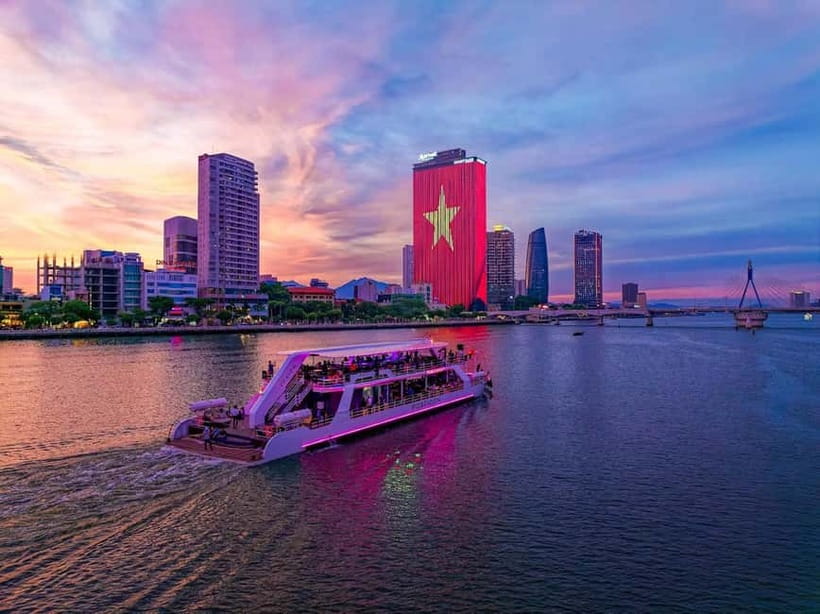 Da Nang: Experience a Magical Sunset Dinner Cruise in DN Bay - What happens during the 5:30 PM sunset cruise