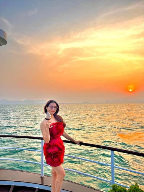 Da Nang: Experience a Magical Sunset Dinner Cruise in DN Bay - Is $16 a good value for this Da Nang evening?
