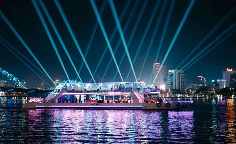 Da Nang: Poseidon Cruise with Dinner and Dragon Bridge Show - Dinner: Salmon, Lobster, and Special Requests