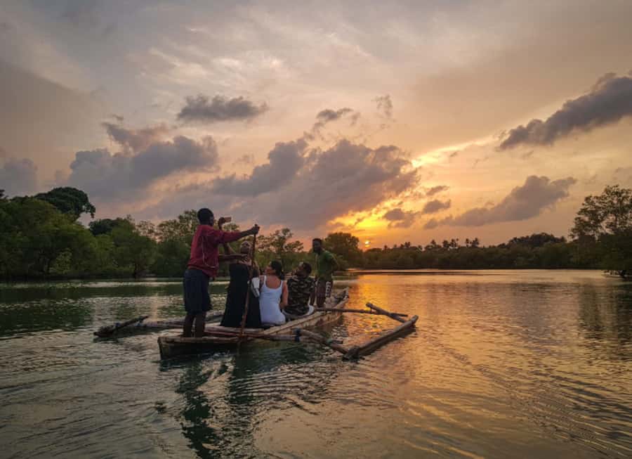 Diani Beach: Sunset Dhow Cruise with Dinner - Meeting at Estuary Beach Restaurant