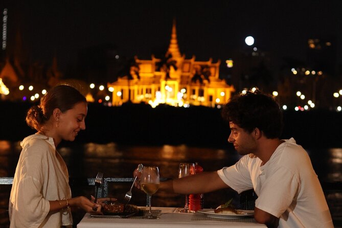 Dinner 4-course Mekong River cruise with Kanika Boat - Seeing Phnom Penh from the Tonle Sap and Mekong